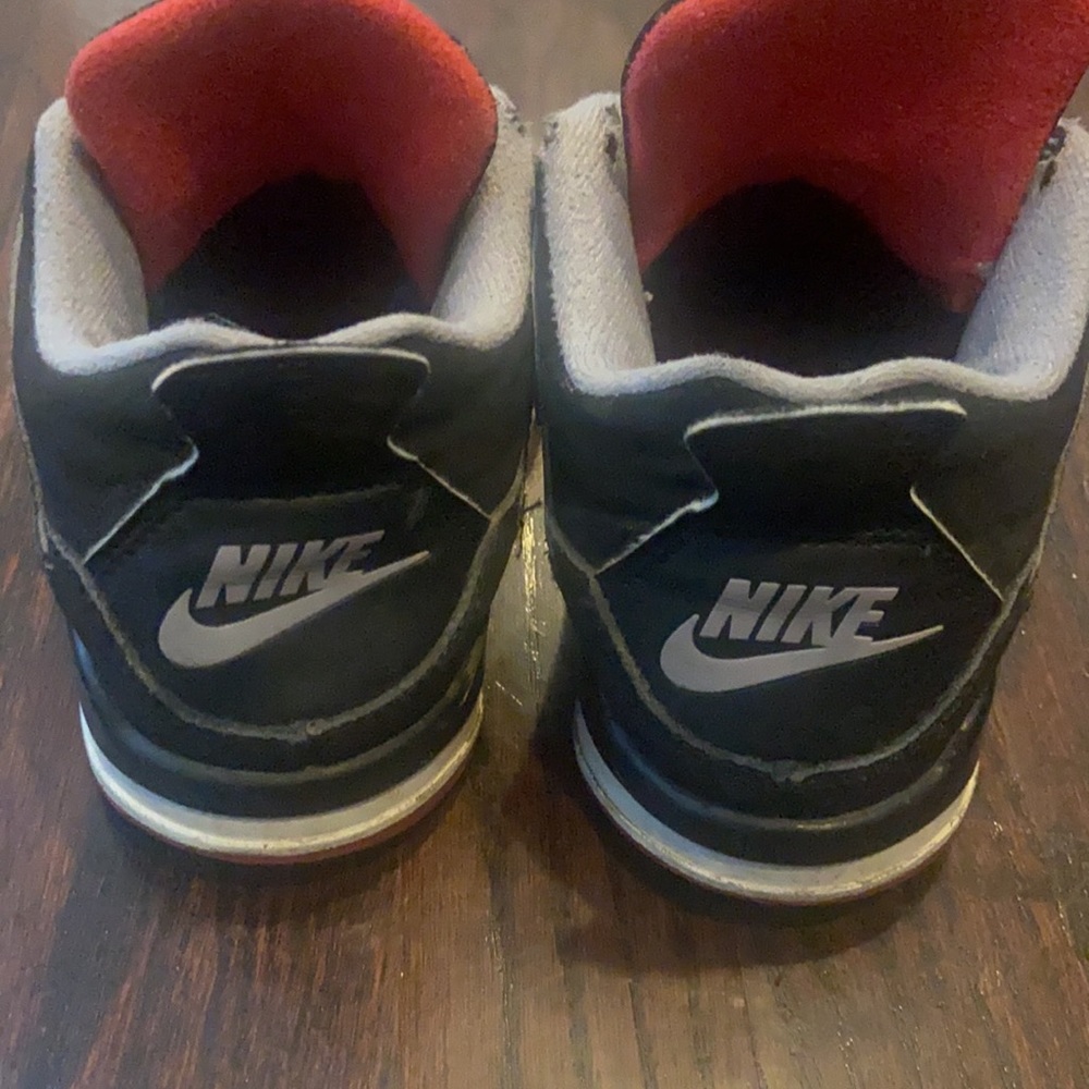 Retro Jordan 4 - Picture 4 of 5